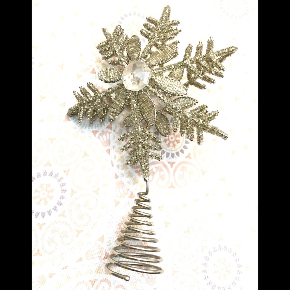 Beautiful Beaded Silver Tone Snow Flake Tree
